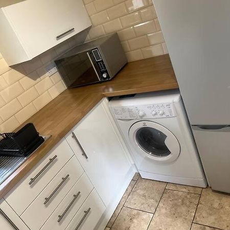Large Modern Studio Flat Londres Exterior foto