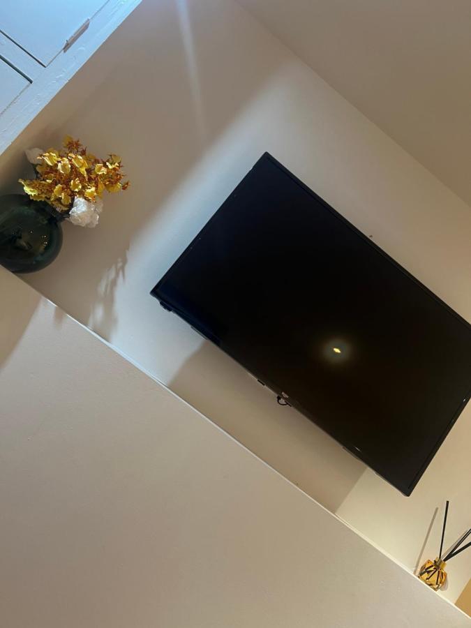 Large Modern Studio Flat Londres Exterior foto