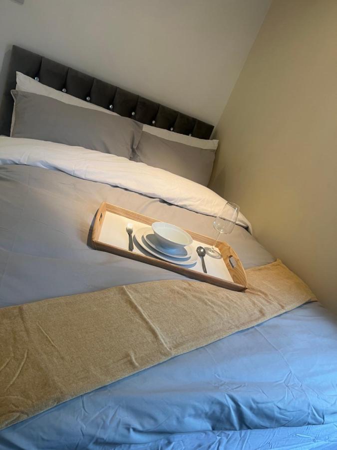 Large Modern Studio Flat Londres Exterior foto